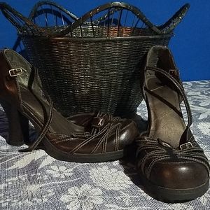 Super cute brown heels